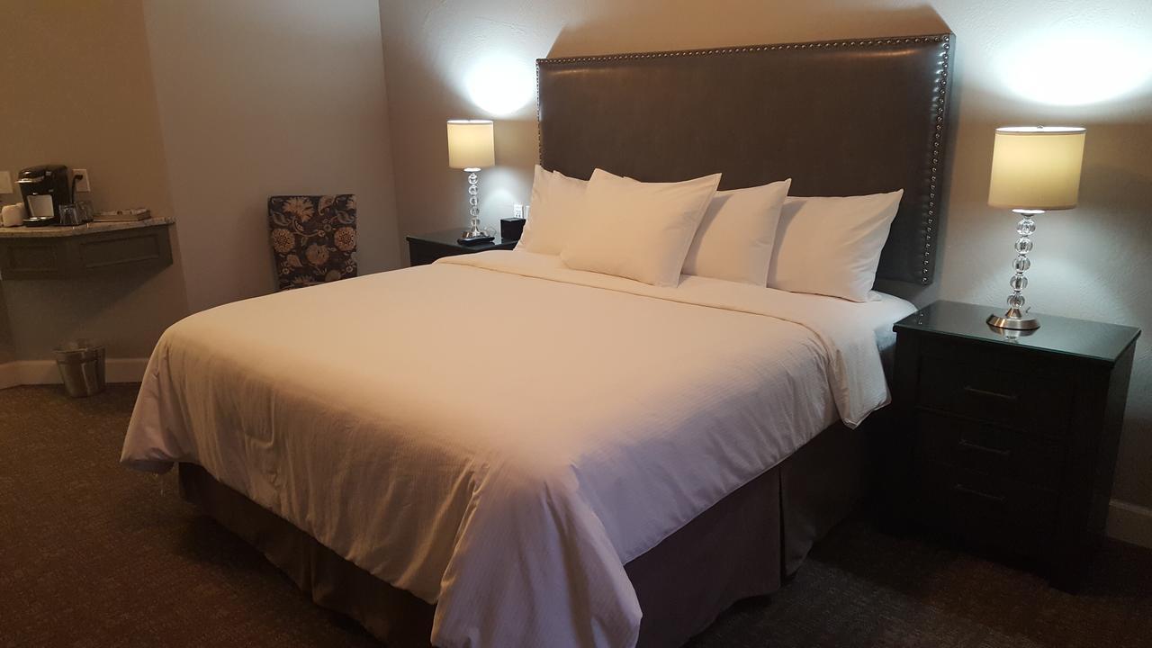 Resort At Eagle Point Golf Club Lodging 외부 사진
